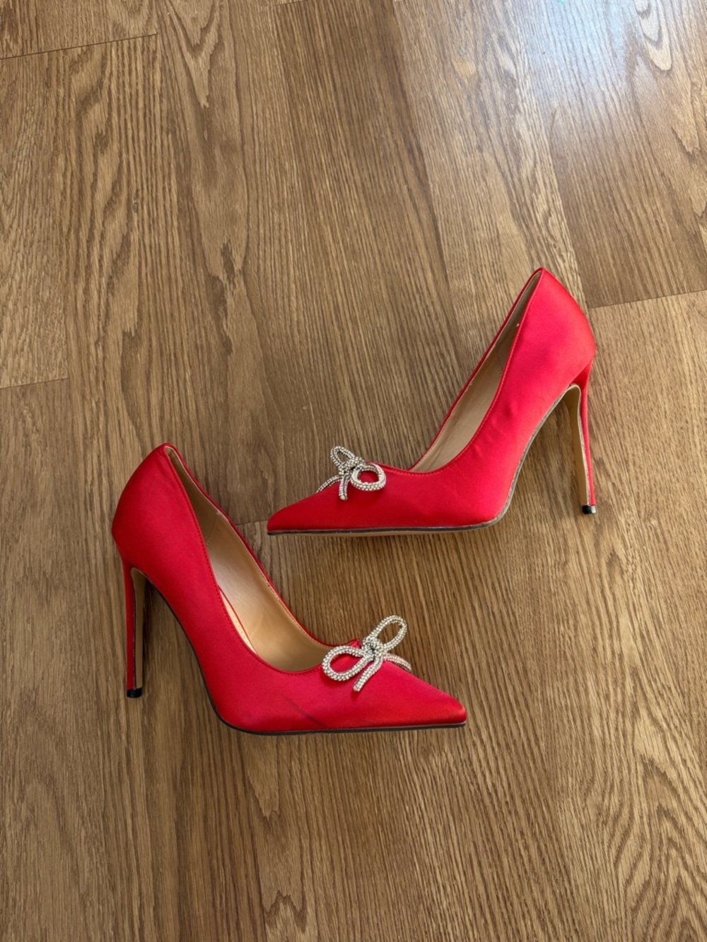 Elegant Red Satin Pointed-Toe High Heels with Crystal Bow